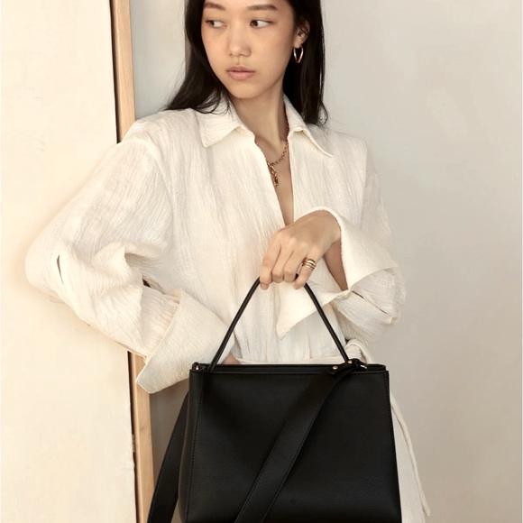 ELA “LADY BAG”
Equipped with two straps (crossbody & guitar), - Picture 7 of 7